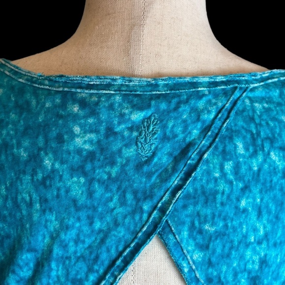 Free People Movement Backstage Open Back Cropped Shirt size S - Picture 5 of 8